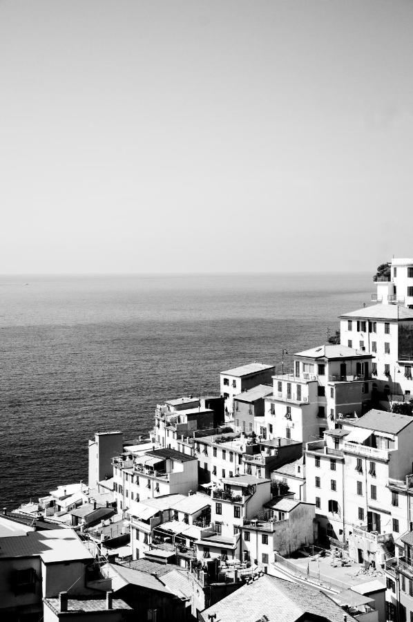 Отель Cinque Terre Coast To Coast Риомаджиоре Экстерьер фото