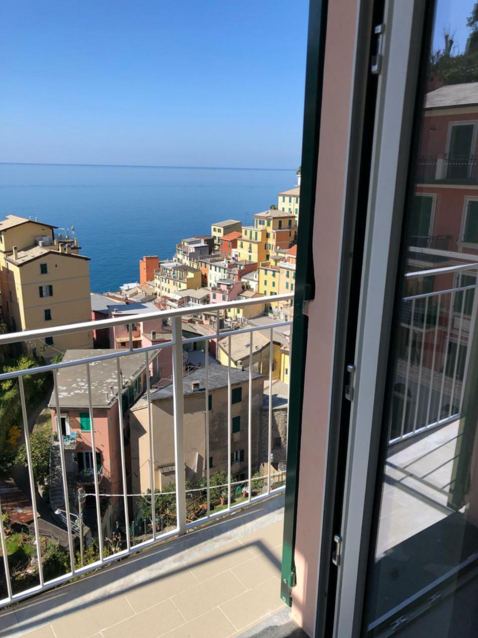 Отель Cinque Terre Coast To Coast Риомаджиоре Экстерьер фото