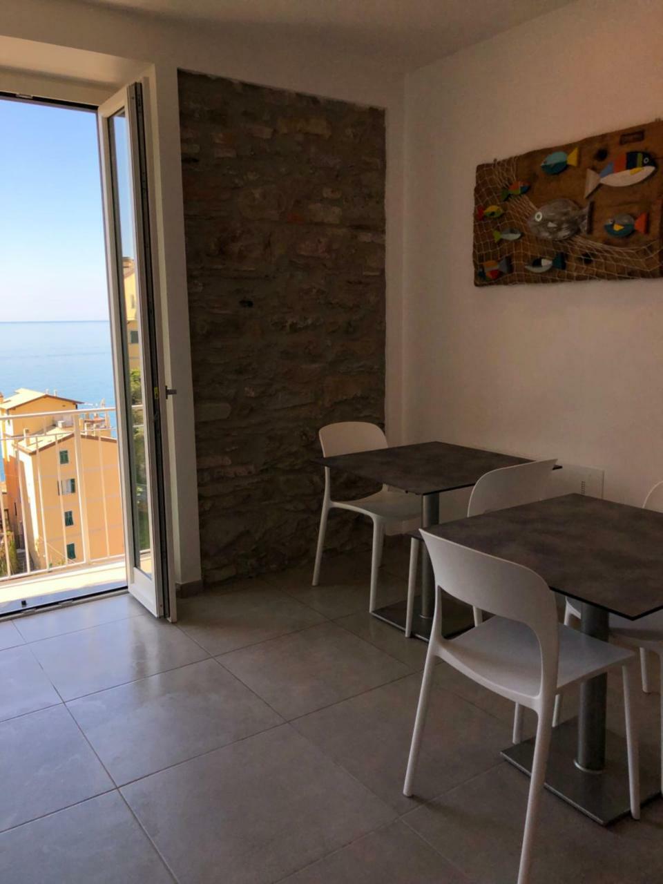 Отель Cinque Terre Coast To Coast Риомаджиоре Экстерьер фото
