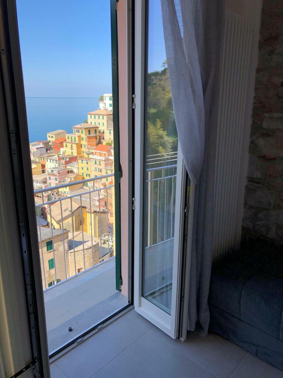 Отель Cinque Terre Coast To Coast Риомаджиоре Экстерьер фото